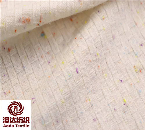 彩點(diǎn)包芯紗